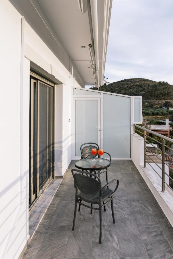 Lychnos Apartments 卡米拉日 外观 照片